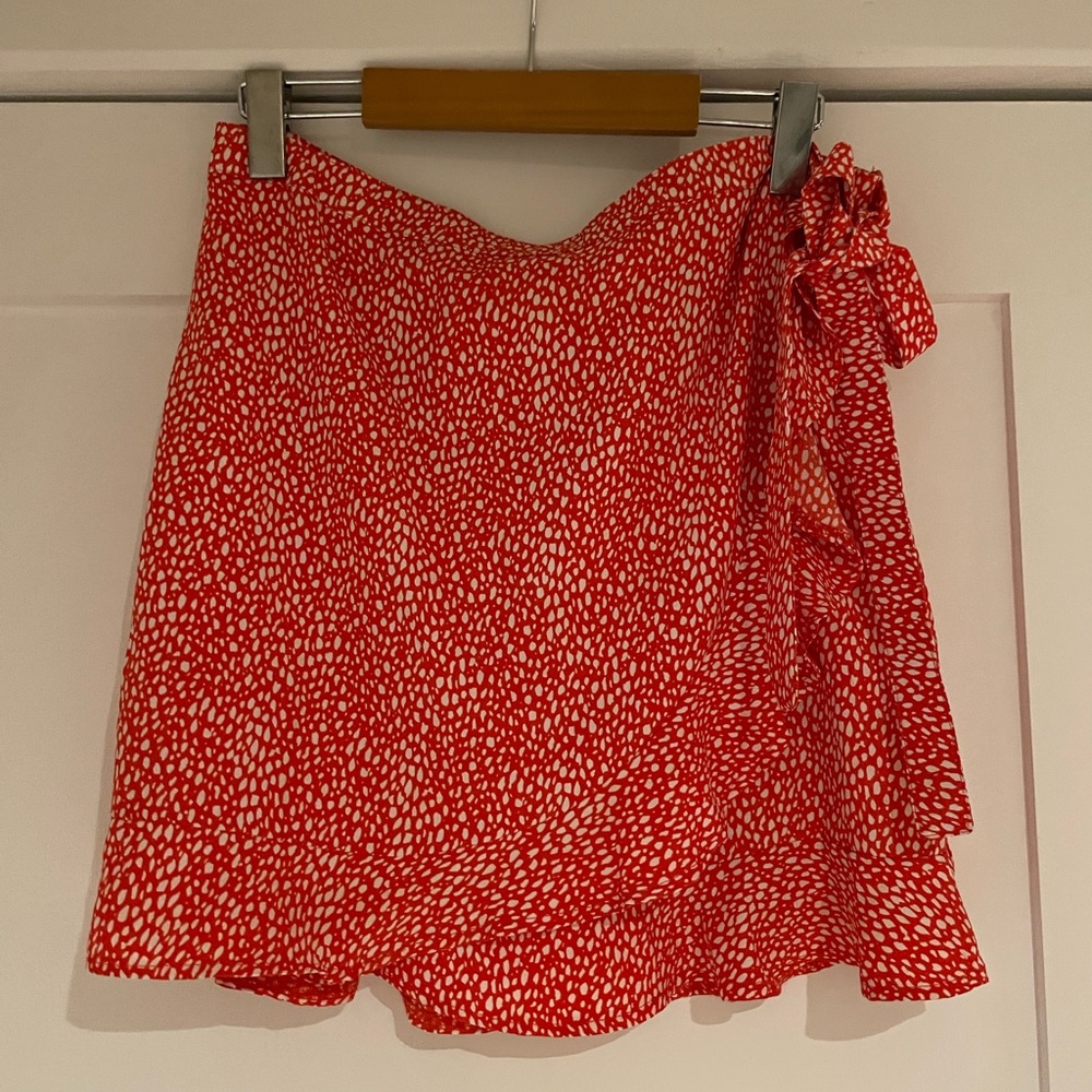 Super Cute Side-Tie Mini Skirt!